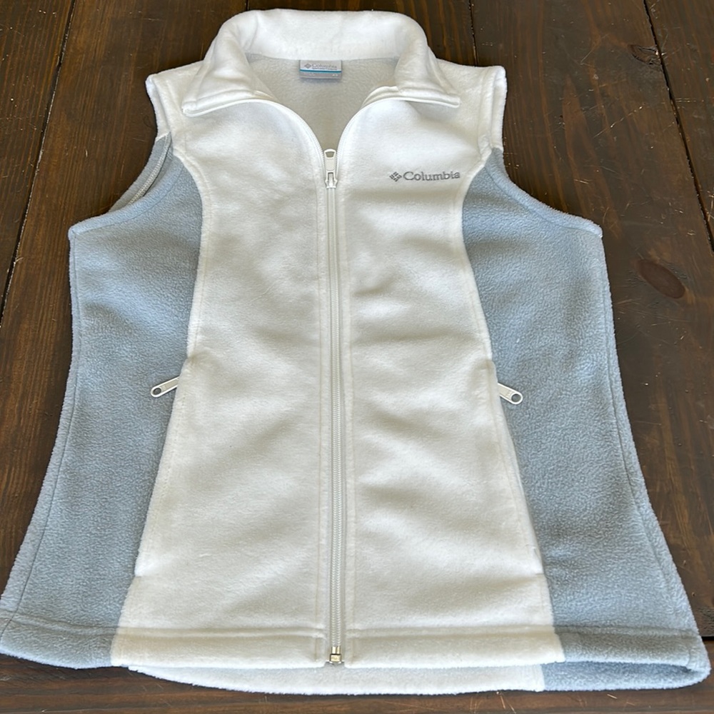 Columbia full zip grey and white vest EUC